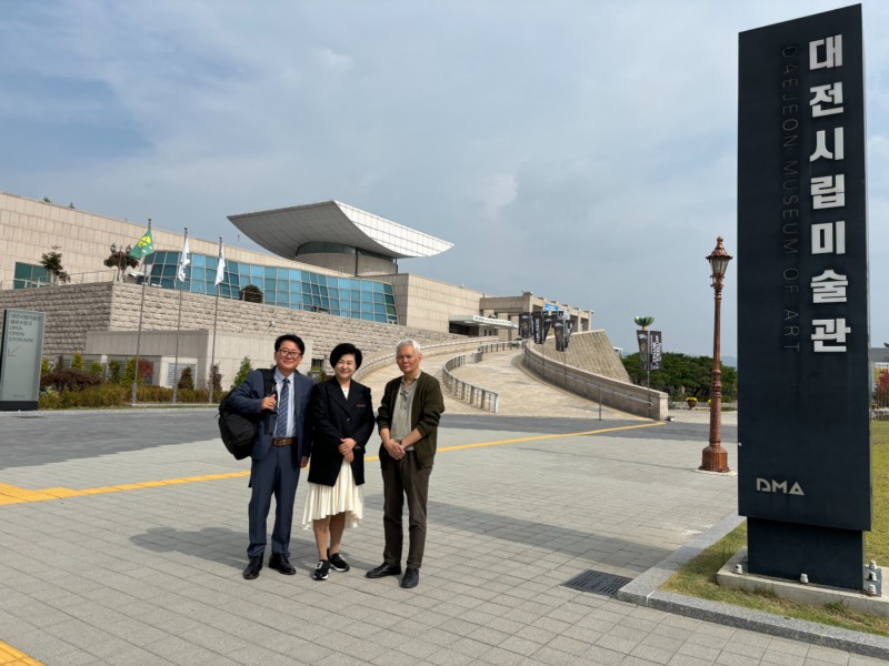 입구에서.jpg