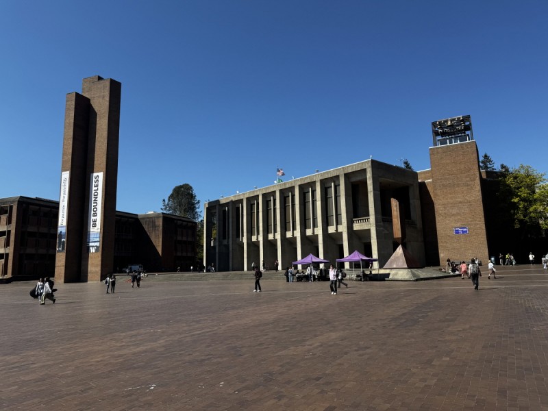 [Resized]UW Red Square 1.jpg