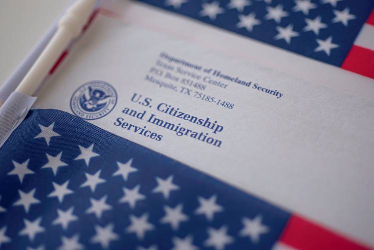 00USCIS immin.jpg