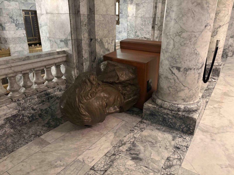 George-Washington-bust-tipped-1-2048x1536.jpeg